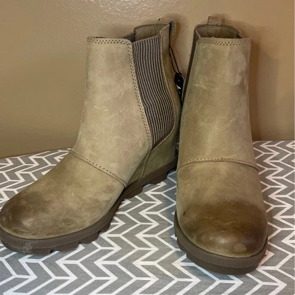 Joan of Arctic Wedge Bootie Ash Brown - Picture 4 of 5